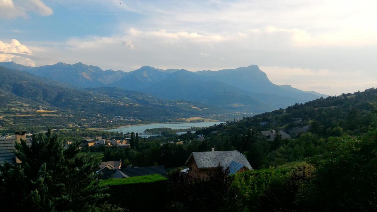 Appartement agréable à deux pas du plan d'eau Embrun Exterior foto